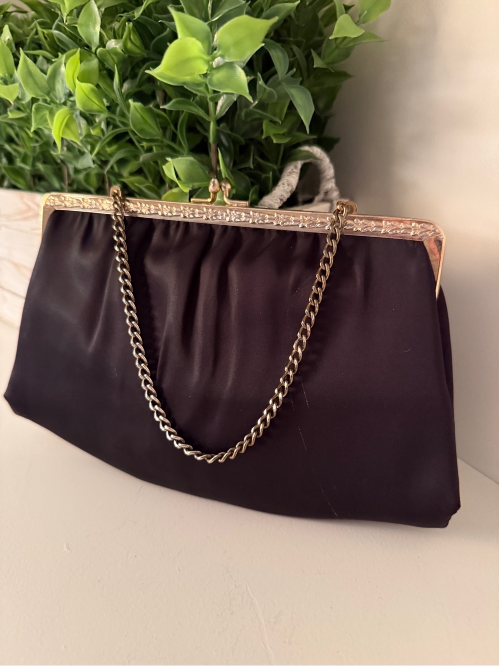 Ande’ Classic Vintage Black and Gold Clutch Purse Evening Bag